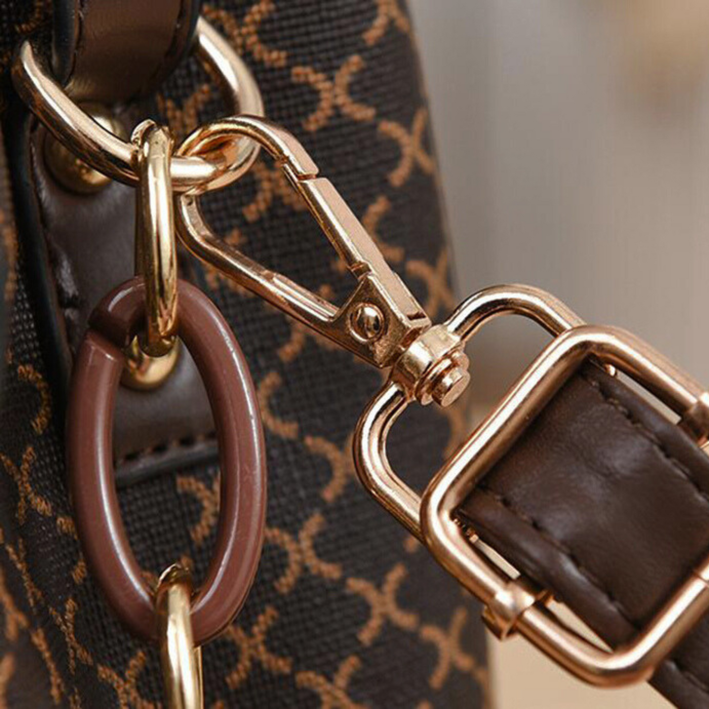 Luminaire Elegante Tote