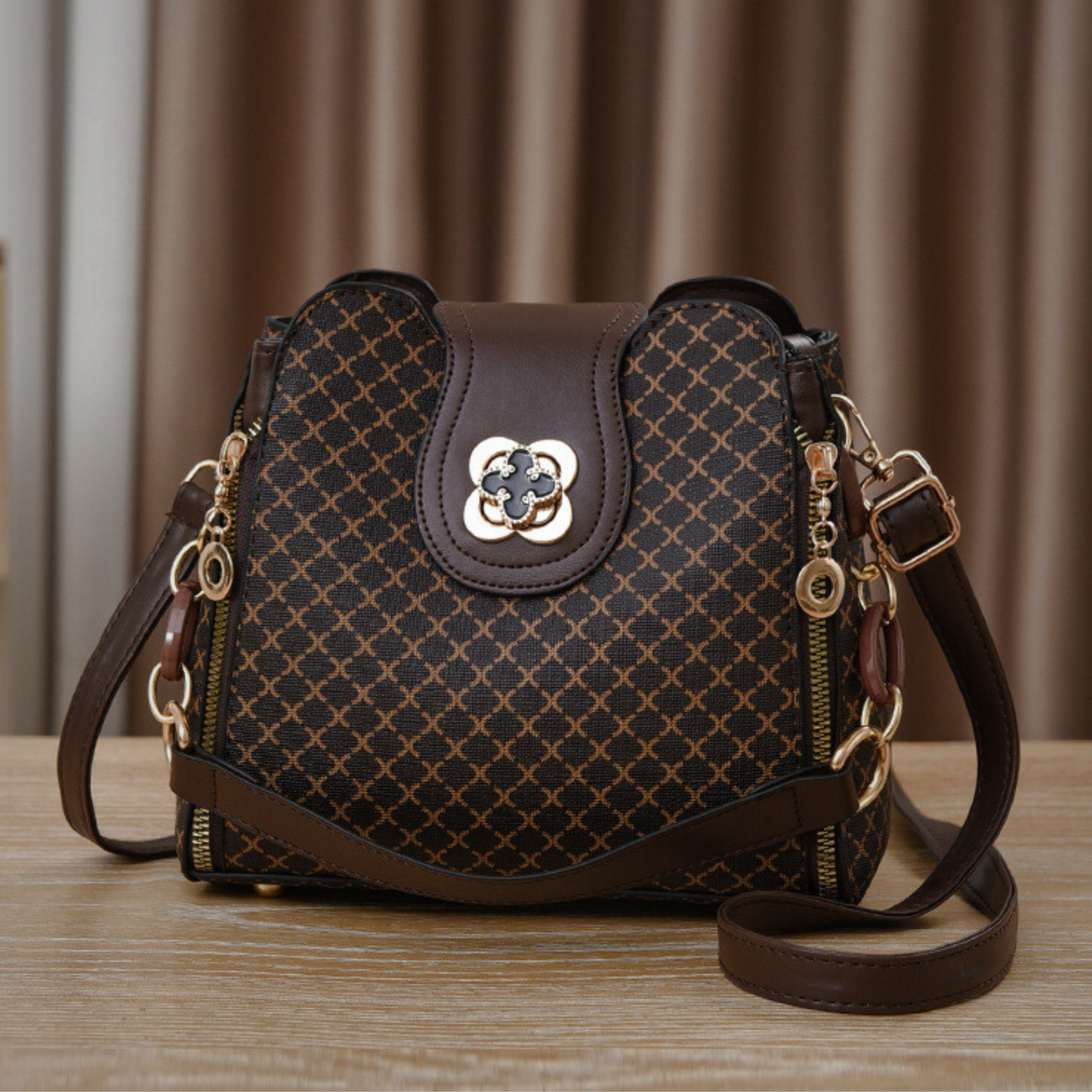 Luminaire Elegante Tote