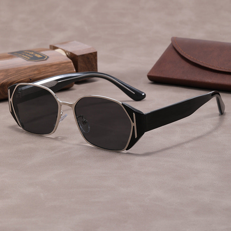 LUMERA — Retro Sunglasses