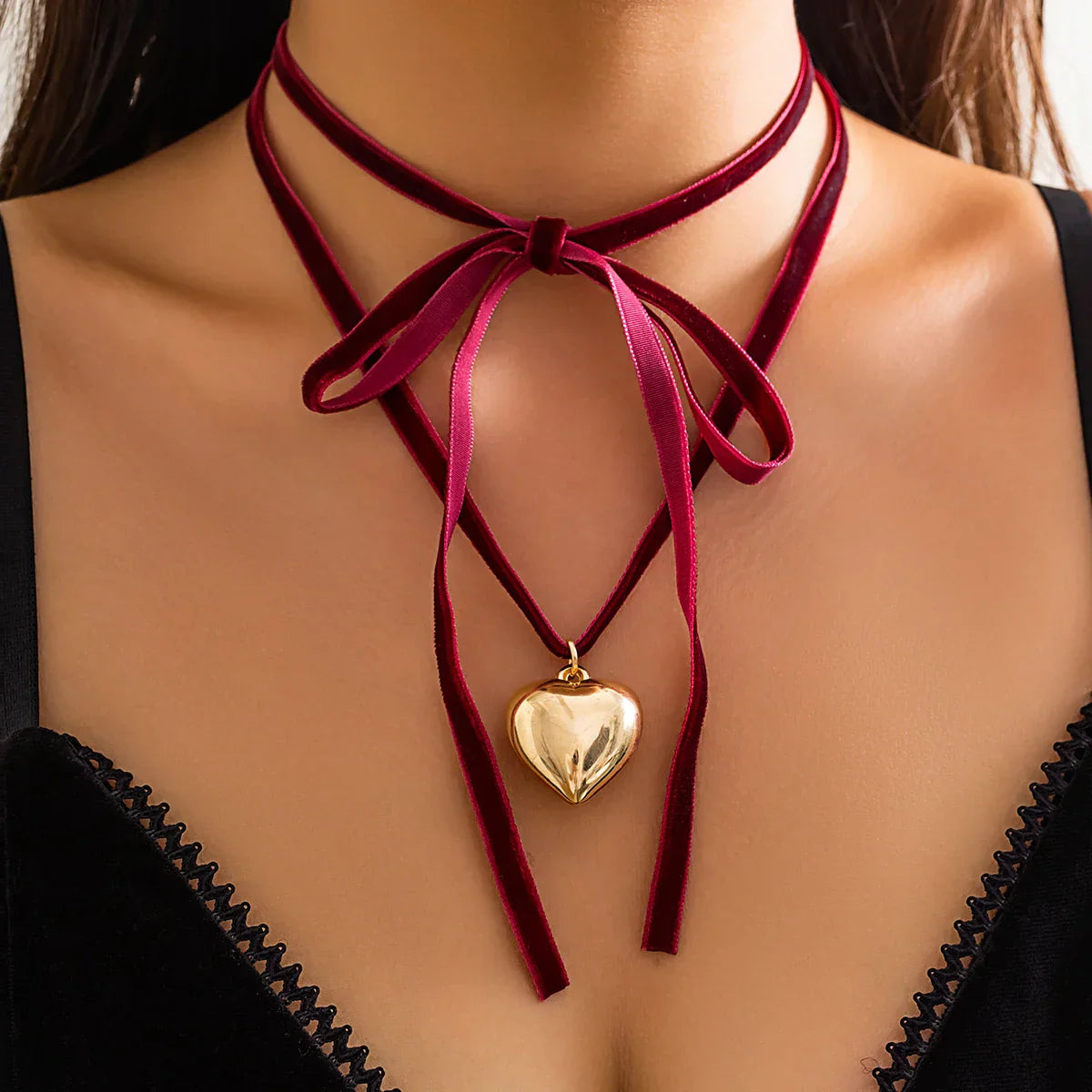 Lysara — Lace Heart Choker